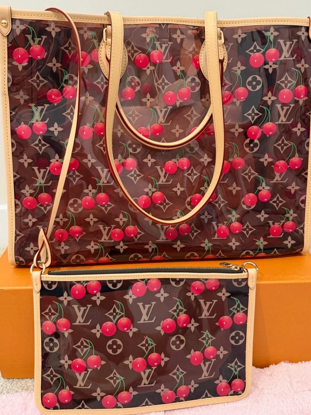 Louis Vuitton Takashi Murakami Cherry On The Go GM Bag - Picture 3 of 9